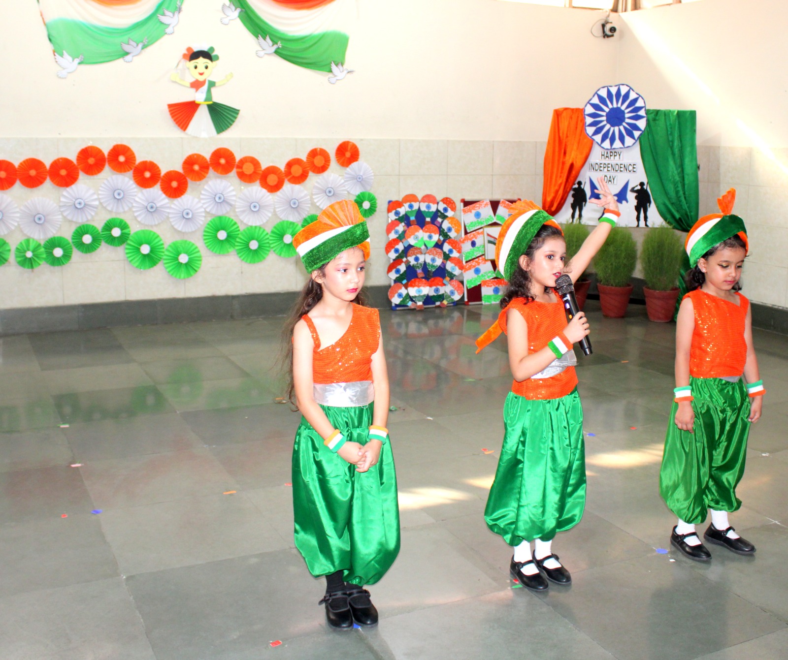 Proud Little Indians – Fancy Dress CLASSES- LKG & UKG