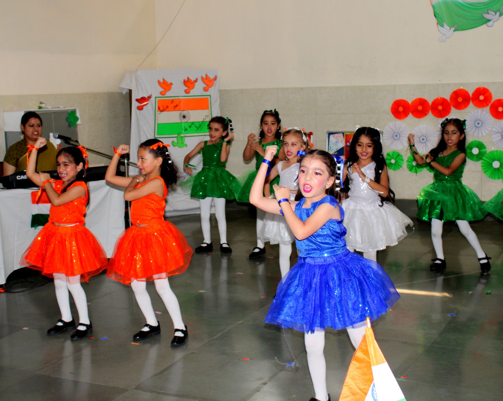 Proud Little Indians – Fancy Dress CLASSES- LKG & UKG
