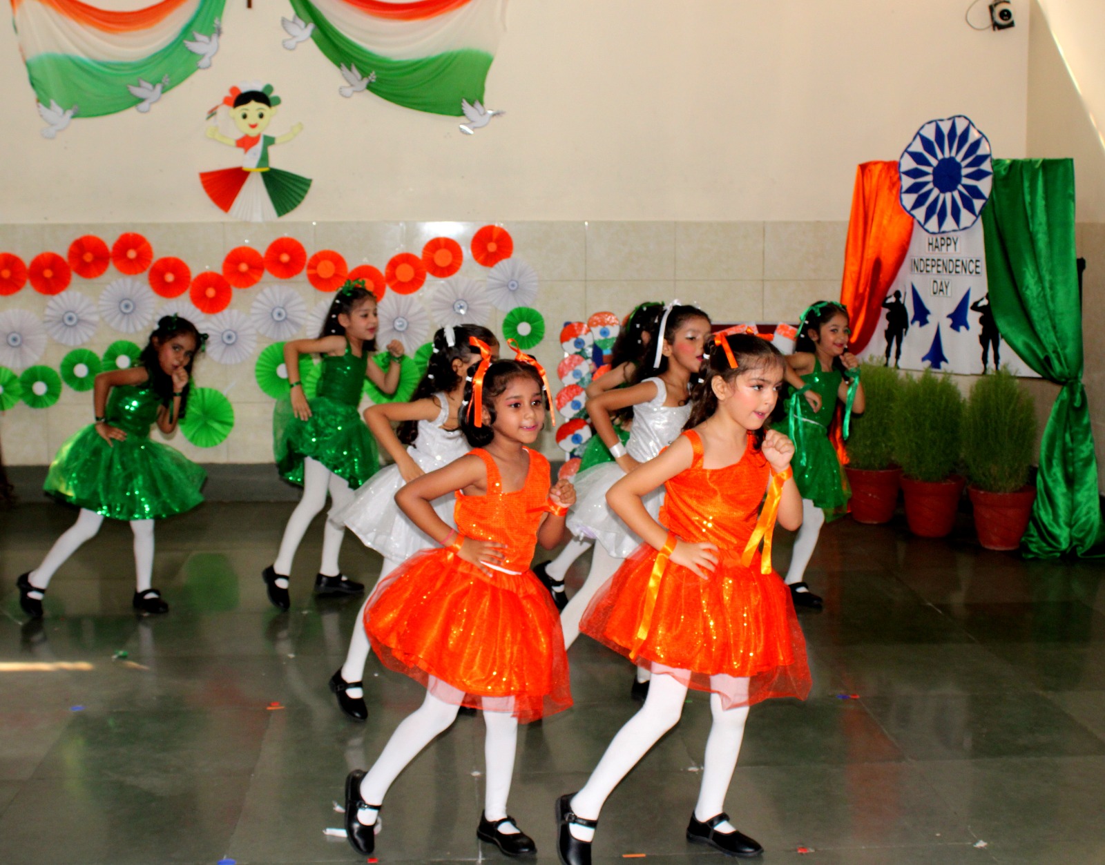 Proud Little Indians – Fancy Dress CLASSES- LKG & UKG